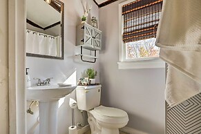 Calming Shenandoah Valley Cabin w/ Hot Tub!