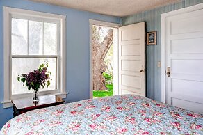 Charming Tropic Home by a Farm: Near Bryce Canyon!