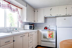 Charming Tropic Home by a Farm: Near Bryce Canyon!