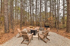 Beautiful New Bern Studio Cabin w/ Fire Pit!