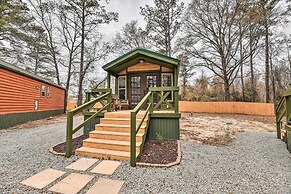 Beautiful New Bern Studio Cabin w/ Fire Pit!