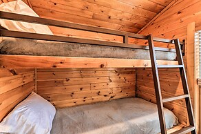 Beautiful New Bern Studio Cabin w/ Fire Pit!