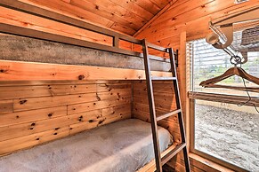 Beautiful New Bern Studio Cabin w/ Fire Pit!