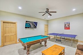 Getaway Chalet in Mars Hill w/ Hot Tub & Views!