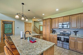 Getaway Chalet in Mars Hill w/ Hot Tub & Views!