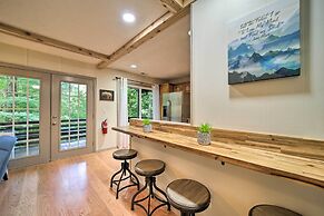 Charming Maggie Valley Getaway w/ Fire Pit!