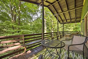 Charming Maggie Valley Getaway w/ Fire Pit!