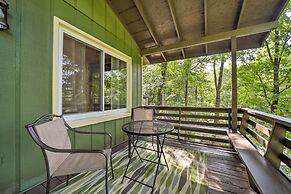 Charming Maggie Valley Getaway w/ Fire Pit!