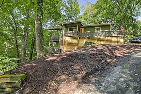 Charming Maggie Valley Getaway w/ Fire Pit!