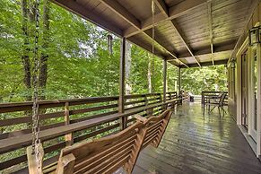 Charming Maggie Valley Getaway w/ Fire Pit!