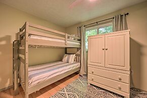 Charming Maggie Valley Getaway w/ Fire Pit!
