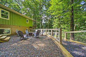 Charming Maggie Valley Getaway w/ Fire Pit!