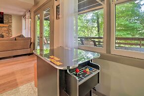 Charming Maggie Valley Getaway w/ Fire Pit!