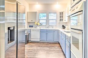 Cozy + Modern Indy House ~ 5 Mi to Downtown!