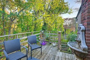 Cozy Dix Hills Apt w/ Deck ~ 7 Mi to Beach!