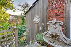 Cozy Dix Hills Apt w/ Deck ~ 7 Mi to Beach!