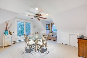Cozy Dix Hills Apt w/ Deck ~ 7 Mi to Beach!