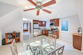 Cozy Dix Hills Apt w/ Deck ~ 7 Mi to Beach!