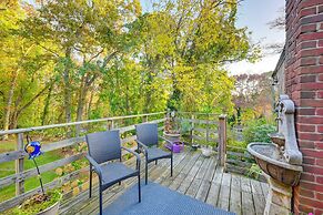 Cozy Dix Hills Apt w/ Deck ~ 7 Mi to Beach!