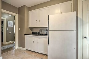 Chic & Cozy Greensboro Home, 2 Mi to Dtwn!