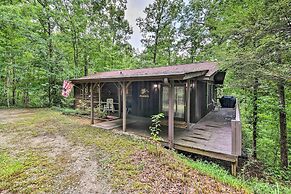Robbinsville Cabin w/ Deck: 3 Mi to Fontana Lake!