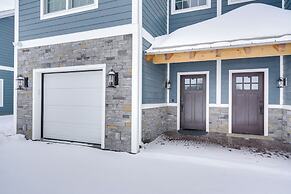 'echo Base Lodge' Near Holiday Valley Slopes!