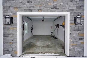 'echo Base Lodge' Near Holiday Valley Slopes!