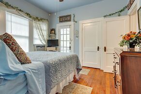 Charming Canyon Lake Cottage w/ Pool & BBQ Pit!