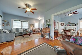 Charming Canyon Lake Cottage w/ Pool & BBQ Pit!