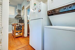 Charming Canyon Lake Cottage w/ Pool & BBQ Pit!