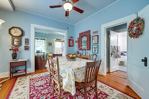 Charming Canyon Lake Cottage w/ Pool & BBQ Pit!