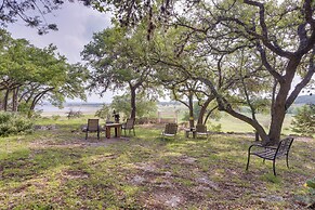 Charming Canyon Lake Cottage w/ Pool & BBQ Pit!