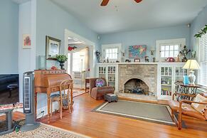 Charming Canyon Lake Cottage w/ Pool & BBQ Pit!