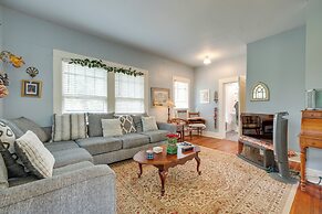 Charming Canyon Lake Cottage w/ Pool & BBQ Pit!