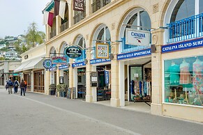 Dreamy Catalina Island Home, Walk to Beach & Ferry