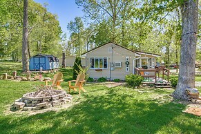 Pet-friendly Somerset Cottage Near Boat Ramps!