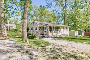 Pet-friendly Somerset Cottage Near Boat Ramps!