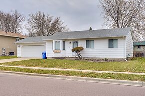Cozy Sioux Falls Home - 7 Mi to Downtown!