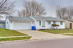 Cozy Sioux Falls Home - 7 Mi to Downtown!