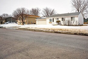 Cozy Sioux Falls Home - 7 Mi to Downtown!