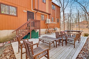 Fun-filled Family Escape: Fire Pit, Steps to Lake!