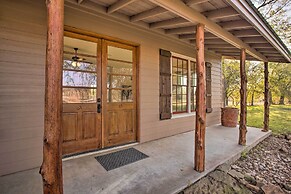 Charming Gainesville Retreat: Barn, Horses Welcome