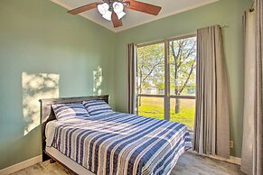 Charming Gainesville Retreat: Barn, Horses Welcome