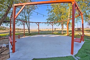 Charming Gainesville Retreat: Barn, Horses Welcome