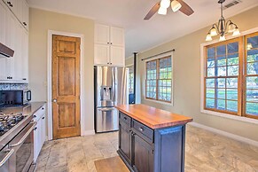 Charming Gainesville Retreat: Barn, Horses Welcome