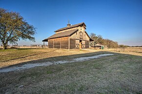 Charming Gainesville Retreat: Barn, Horses Welcome