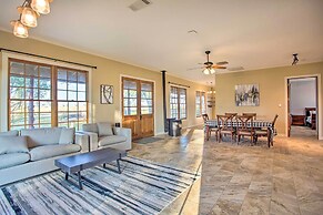 Charming Gainesville Retreat: Barn, Horses Welcome