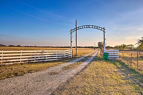Charming Gainesville Retreat: Barn, Horses Welcome