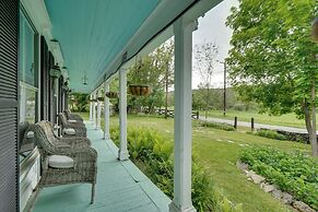Gorgeous Victorian-style House w/ Hilltop Pool!