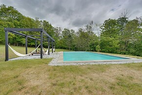 Gorgeous Victorian-style House w/ Hilltop Pool!